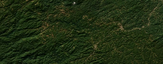 Imagem de satélite mostrando a represa Cachoeira do França e a Rodovia Régis Bittencourt